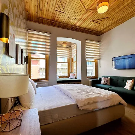Apartamento Refurbished Triplex In Taksim *