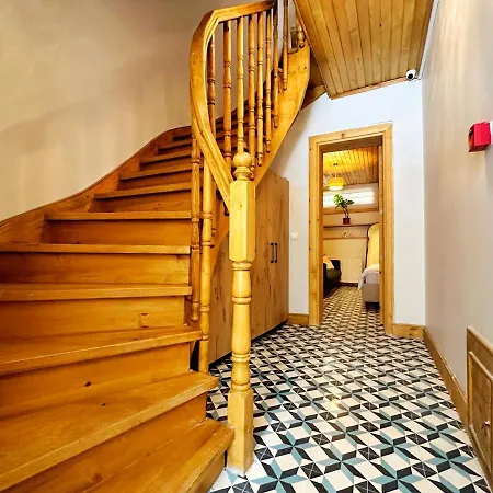 Refurbished Triplex In Taksim *