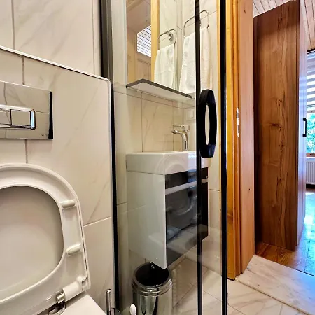Refurbished Triplex In Taksim شقة اسطنبول