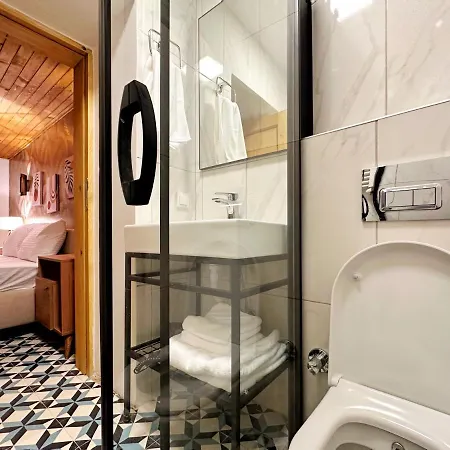 Refurbished Triplex In Taksim Apartamento