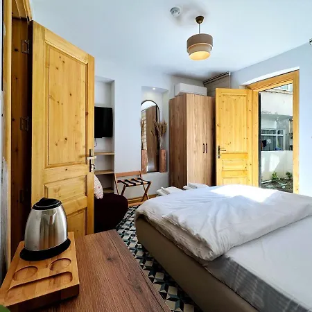 Appartement Refurbished Triplex In Taksim Istanboel