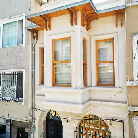 Appartement Refurbished Triplex In Taksim