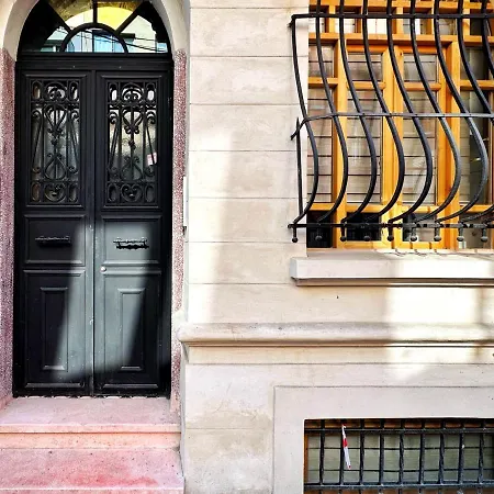 Refurbished Triplex In Taksim Appartement Istanboel