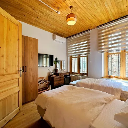 Refurbished Triplex In Taksim Appartement Istanboel