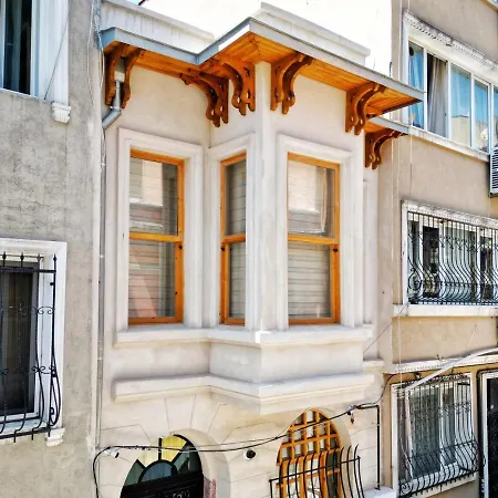 Refurbished Triplex In Taksim *